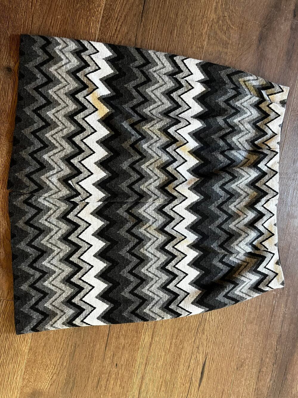 Worthington Modern Fit Size 4 Chevron Zigzag Pencil Skirt Black Gray White